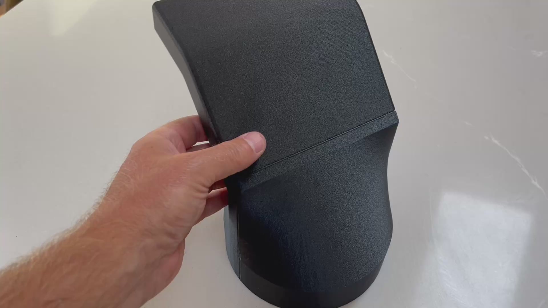 Video showing aircon adaptor for window for a portable air con unit